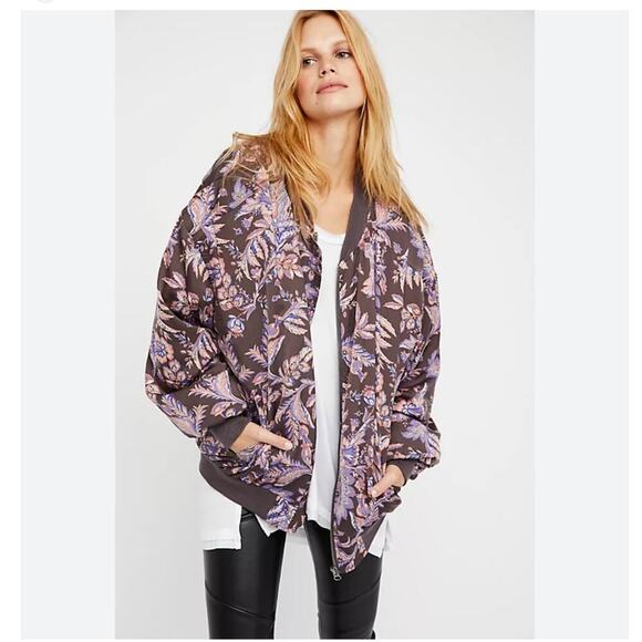 Free People Printed Silken Pillow Bomber Jacket Oversized Sz Small Paisley Boho - Picture 1 of 11